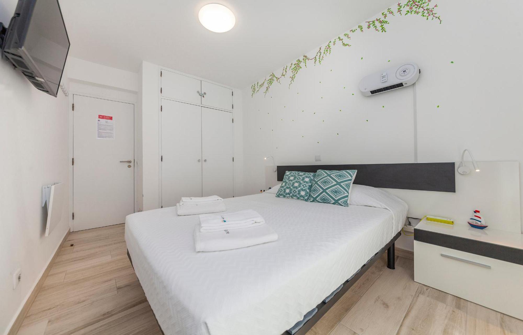 M - Martin & Tomas Guesthouse Лагос Екстериор снимка