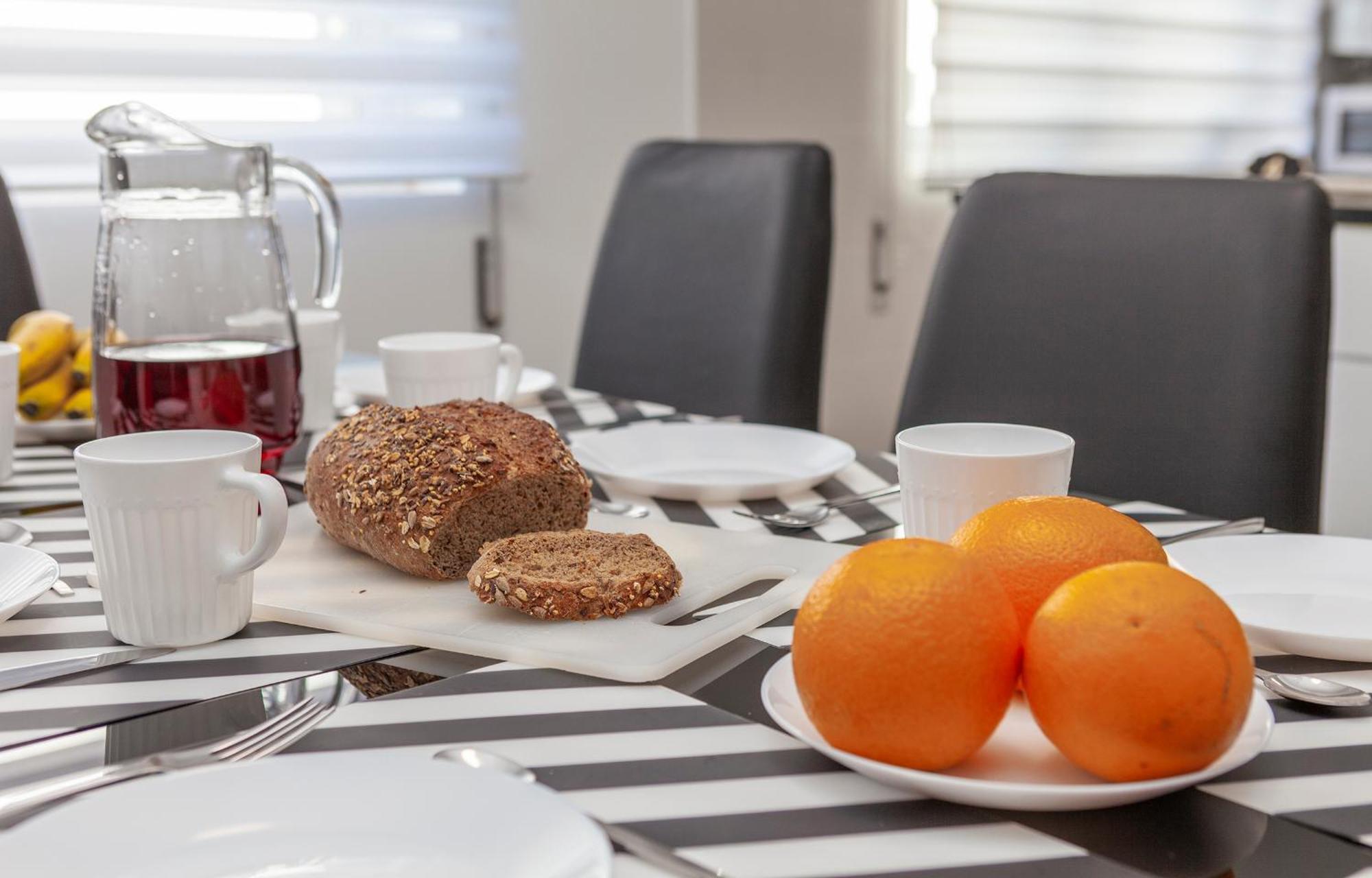 M - Martin & Tomas Guesthouse Лагос Екстериор снимка